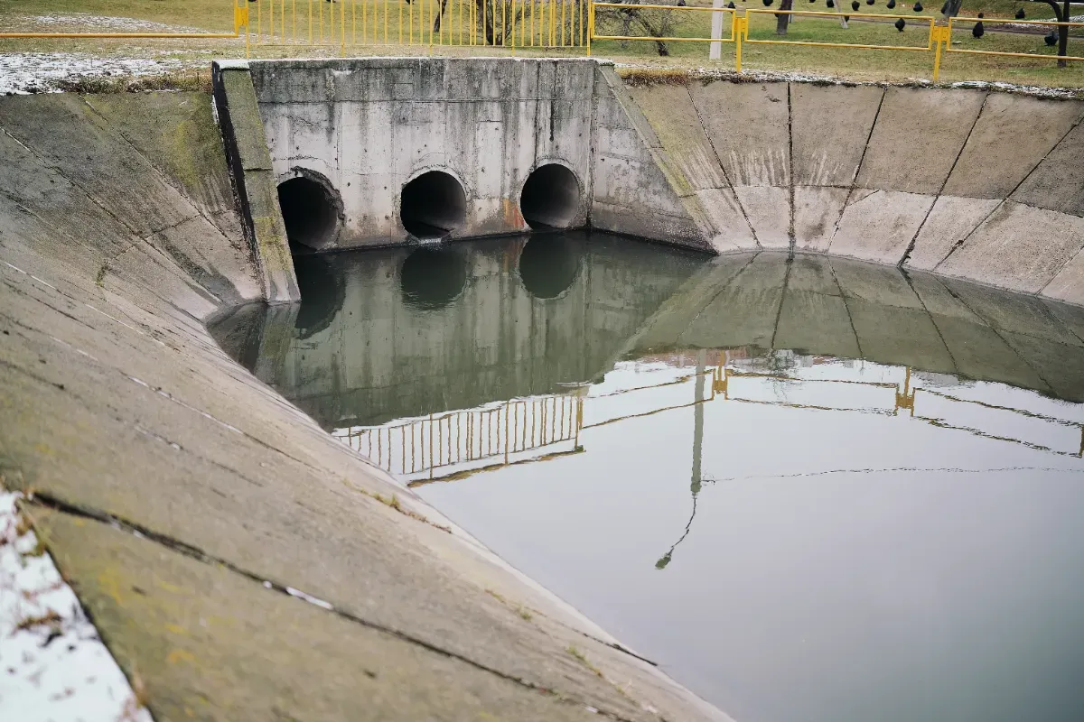 Vinegar: Your Unexpected Partner for Clean Drains